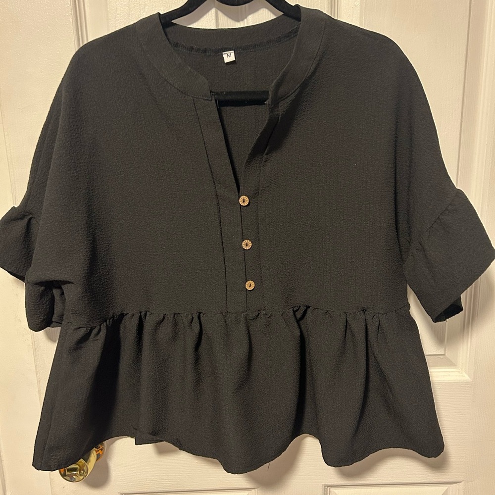 Flowy top with brown buttons!